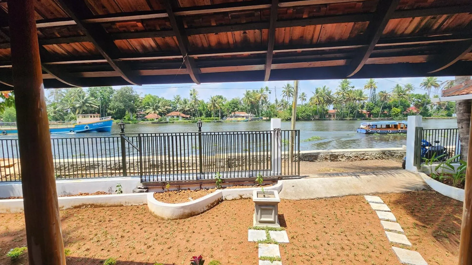 Riverine Heritage Resort Champakulam Bed & Breakfast